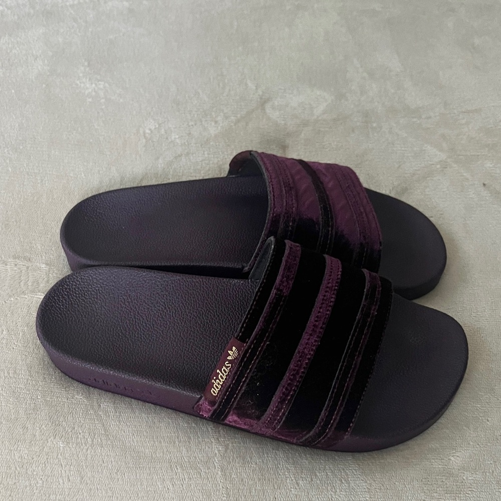 Adidas Wmns Adilette Slide 'Victory Crimson'